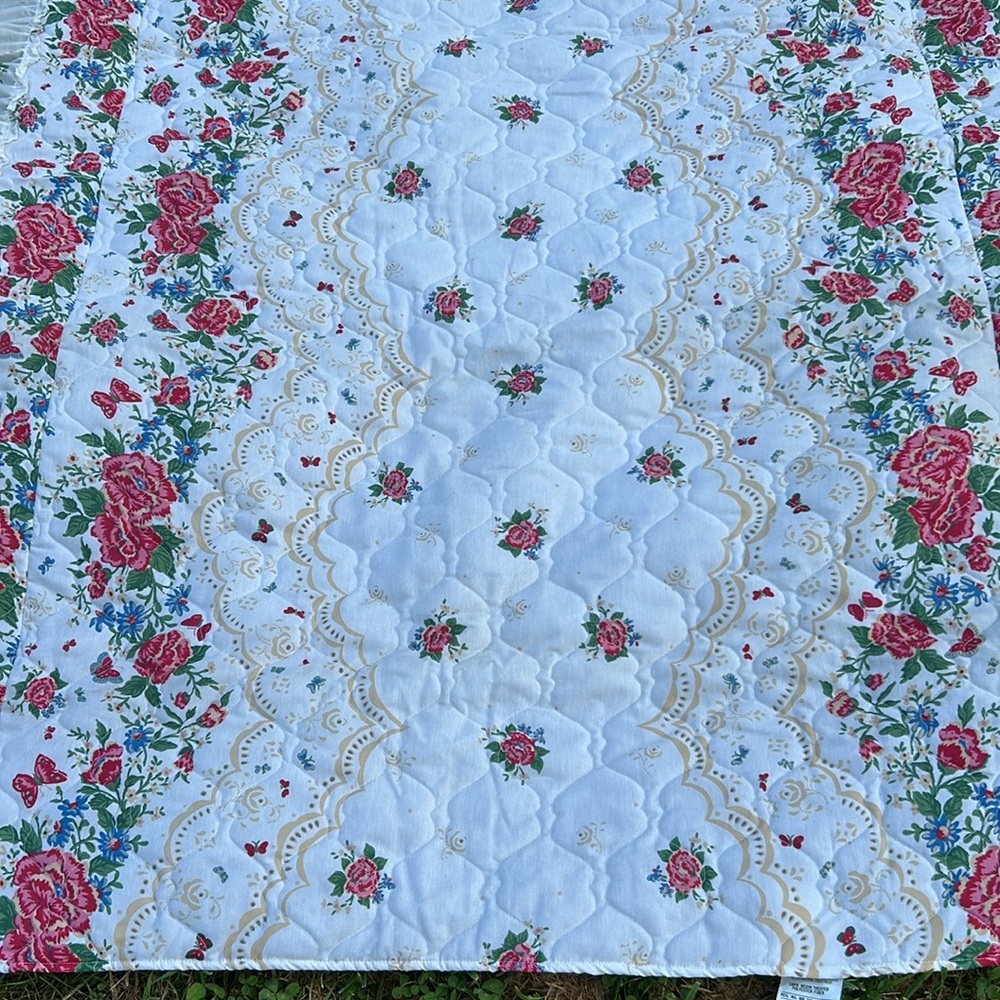 NOSWOT Floral Full Bedspread Quilted Ruffled Drop Roses Romantic Cottage Grandma